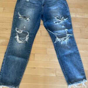 Judy Blue 13/31 Mid Rise Boyfried